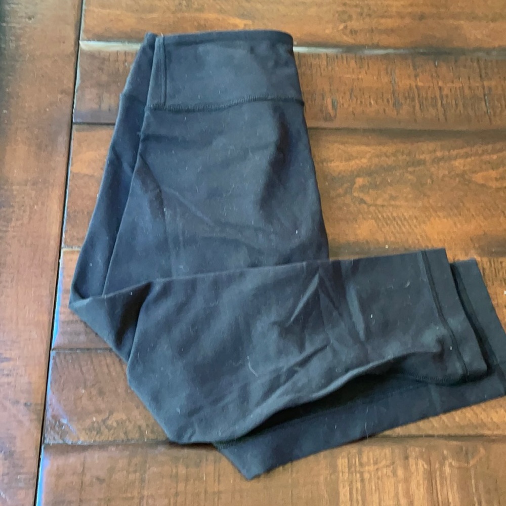 Lululemon wonder under crop
